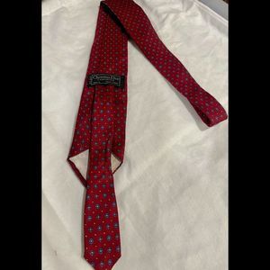 Christian Dior Cravates Tie Maroon with blue flowers. 100% silk. Vintage!!!